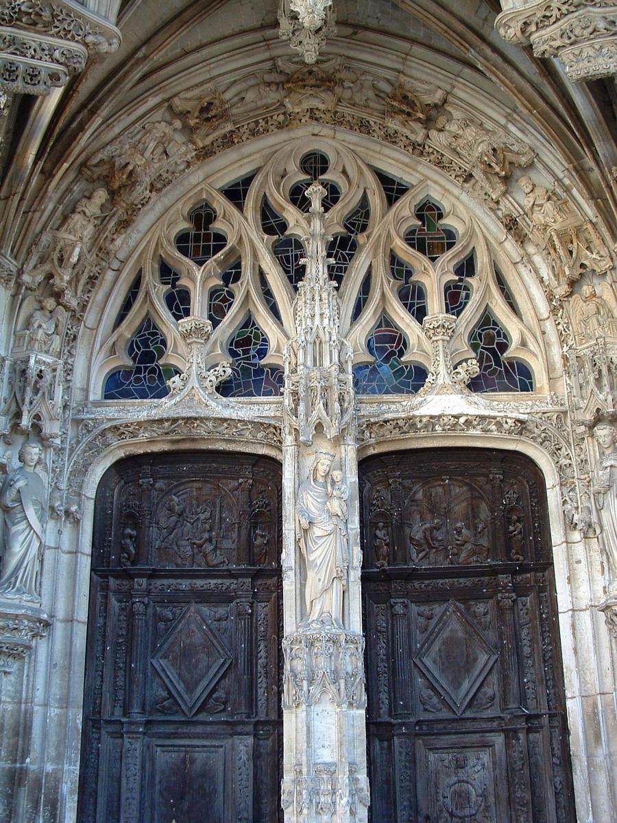 Louviers - Eglise Notre-Dame - Façade Sud - Le porche - Détail-5 - Porte double avec vantaux Renaissance 