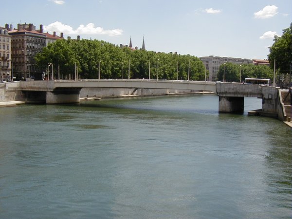 Pont de La Feuillée à Lyon.Vu de l'amont de la Saône 