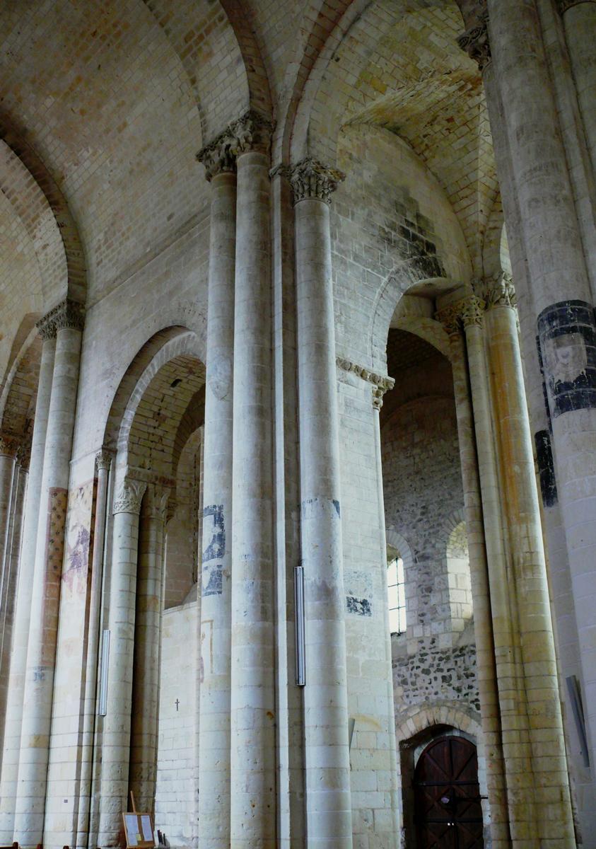 Eglise priorale Notre-Dame de Cunault - Base du clocher 