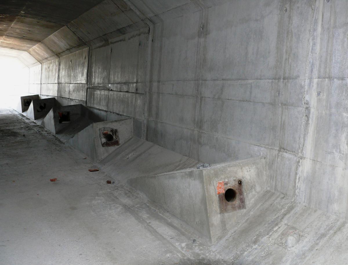 Saumur - Doublement du pont du Cadre Noir - Bossages d'ancrage des câbles de précontrainte dans le tablier 