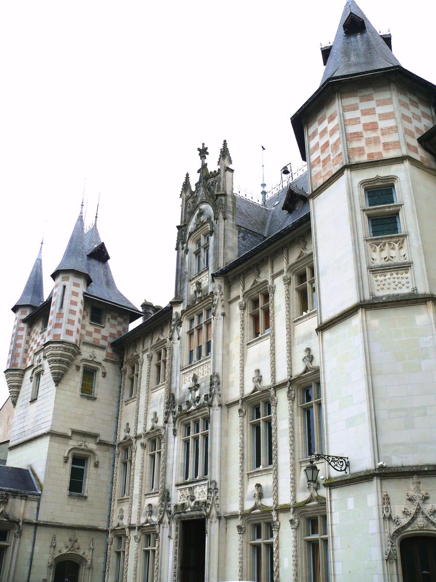 Saumur - Hôtels de ville 