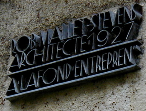 Gebäude an der rue Mallet-Stevens, Paris – Gedenktafel and Haus Nummer 4 