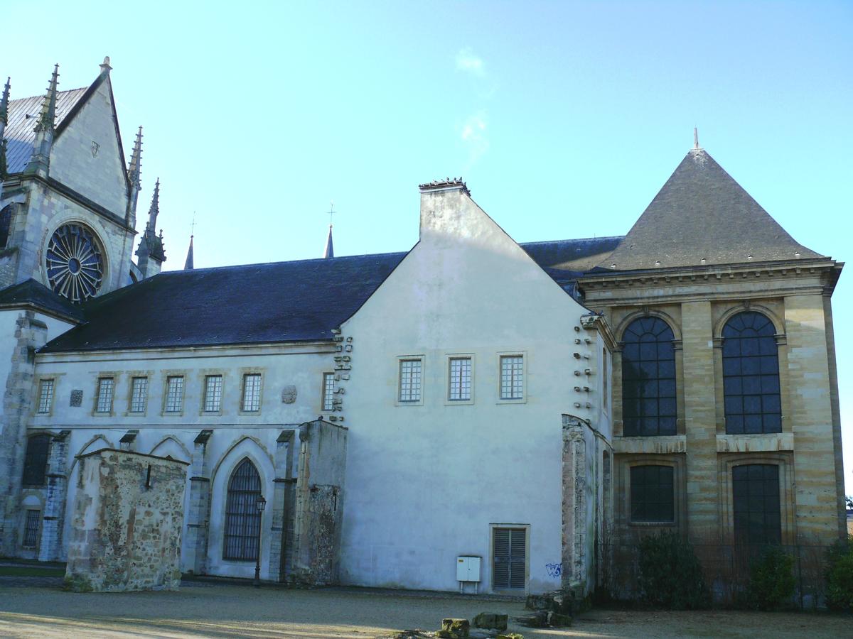 Reims - Musée Saint-Remi (ancienne abbaye Saint-Remi) - Aile dans le prolongement du bras nord du transept 