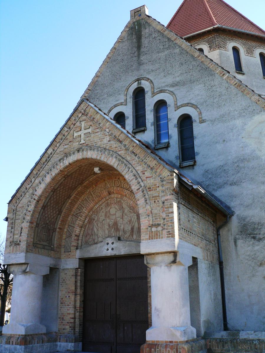 Reims - Eglise Saint-Nicaise à la cité-jardin du Chemin-Vert 