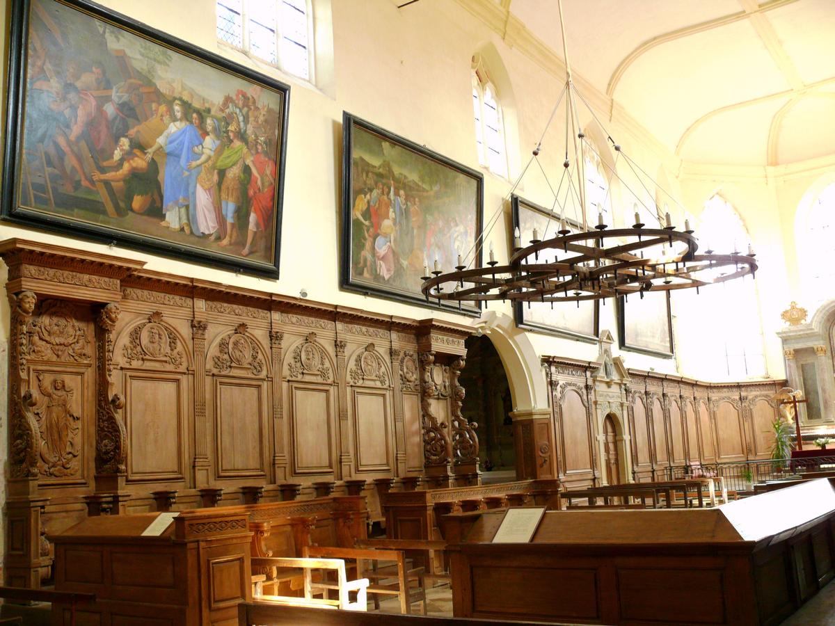 Hautvillers - Eglise Saint-Sindulphe (ancienne abbatiale Saint-Pierre et des Apôtres) - Nef - Stalles et suite de tableaux 