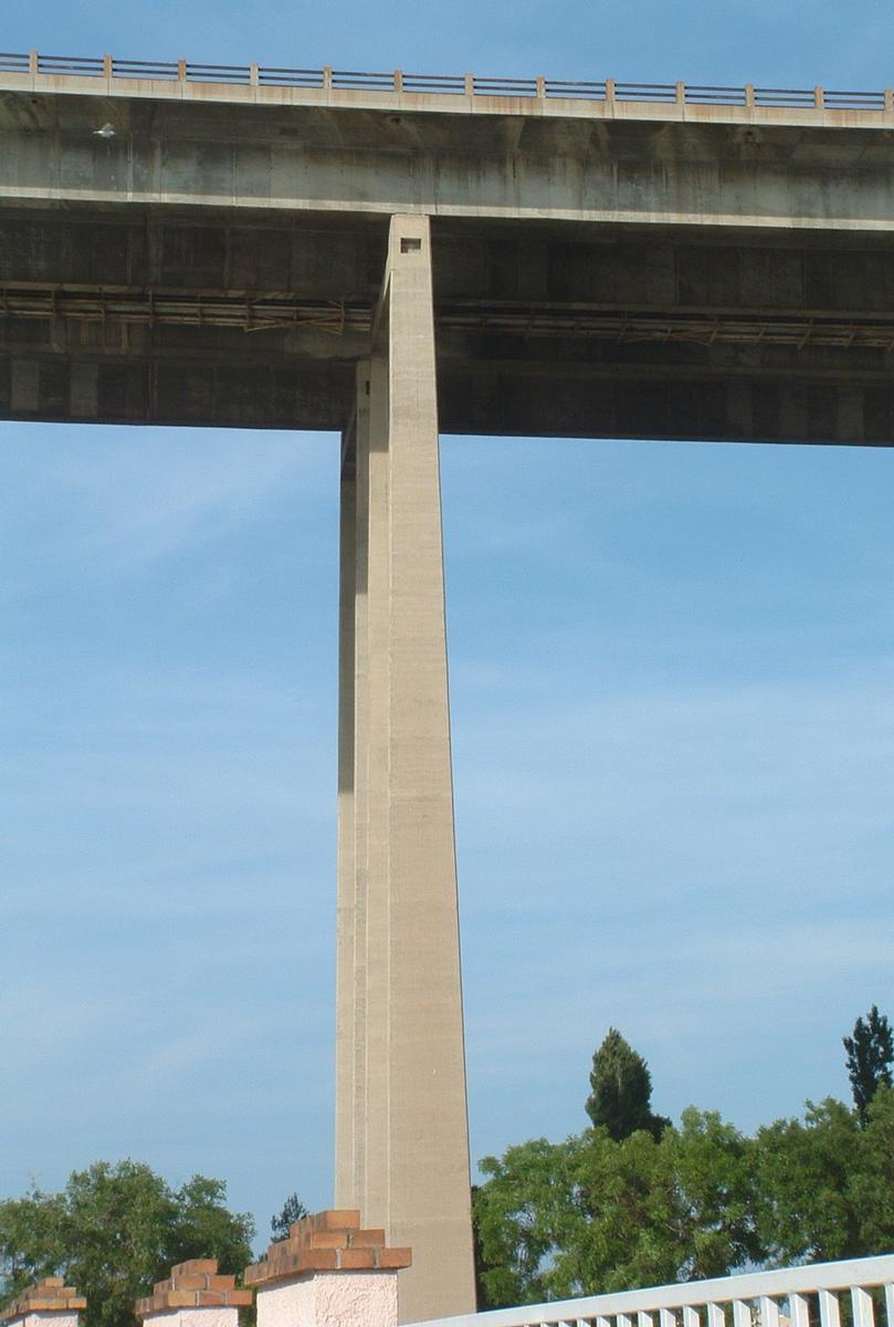 Viaduc de Martigues - Le viaduc d'accès Est - Une pile 