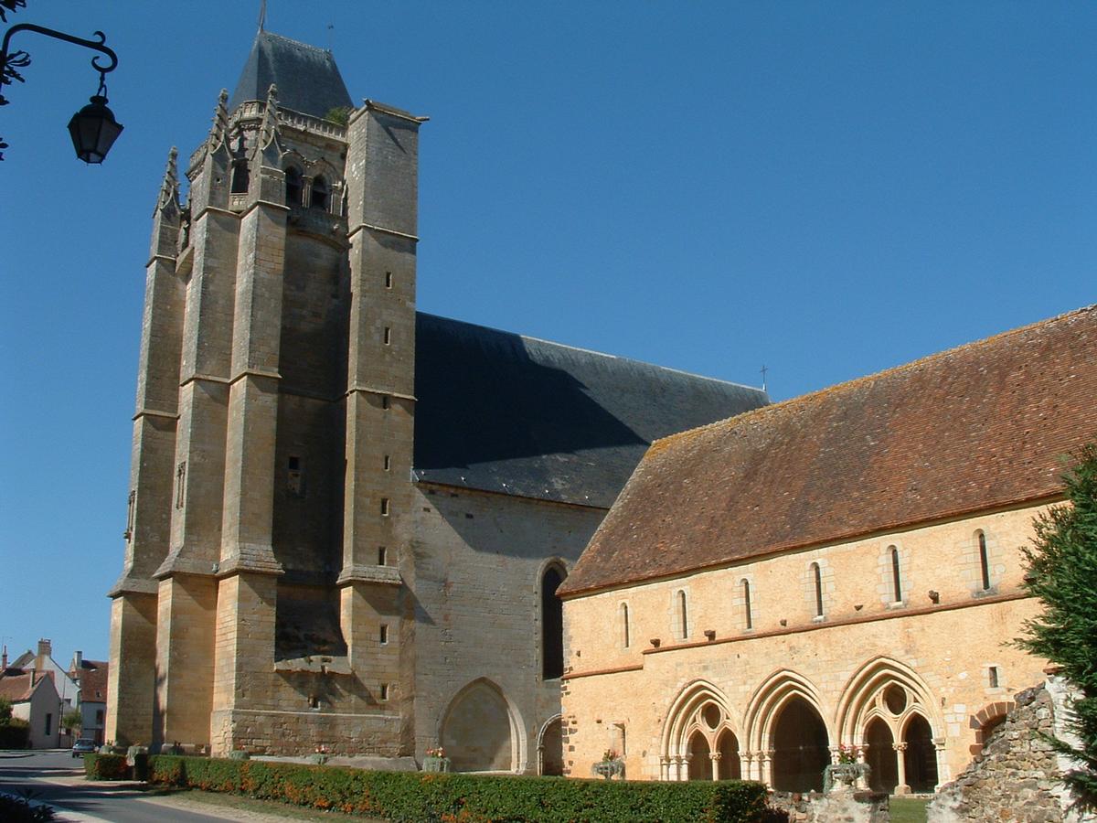Massay - Ancienne abbatiale Saint-Martin - La tour Chamborand de l'église, la salle capitulaire 
