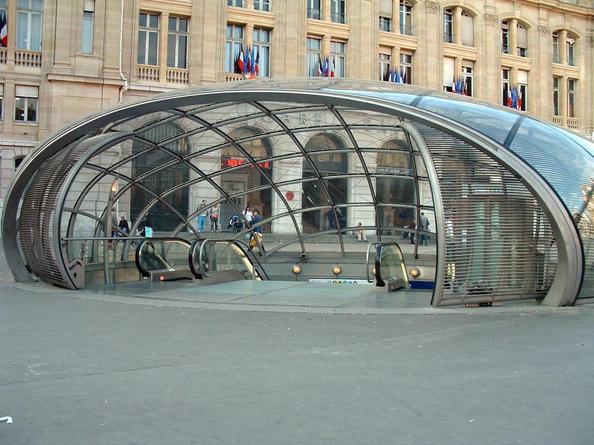 Pariser MetroBahnhof Saint-LazareNeuer Eingang 