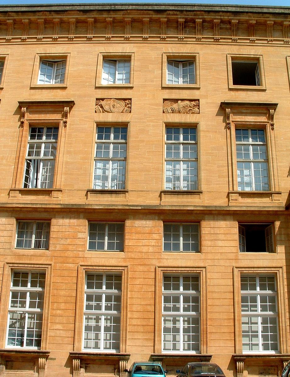Metz - Palais de Justice (ancien Hôtel du Gouverneur) - Façade sur la cour 
