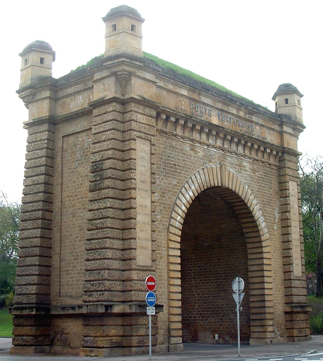 Metz - Porte Serpenoise - Façade 