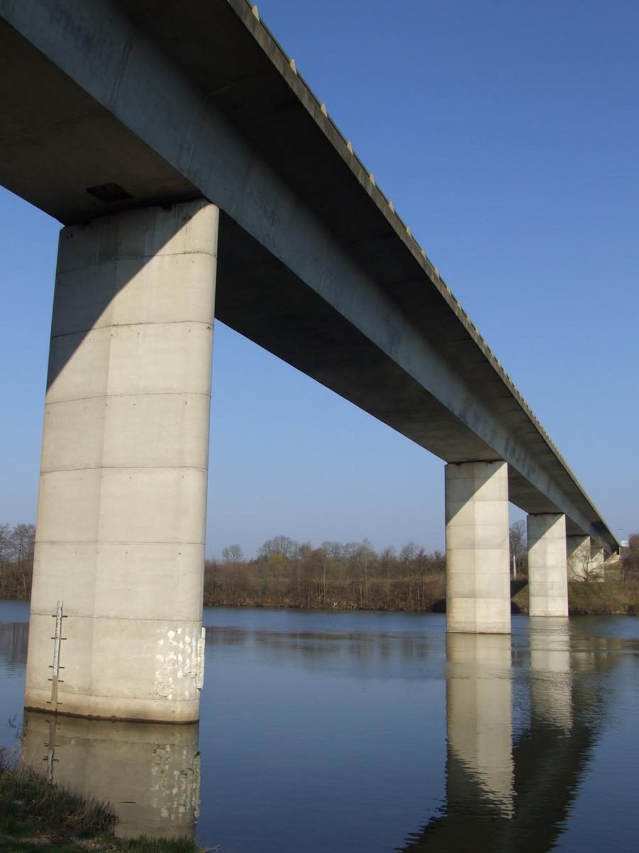 Brücke in Fontenoy 