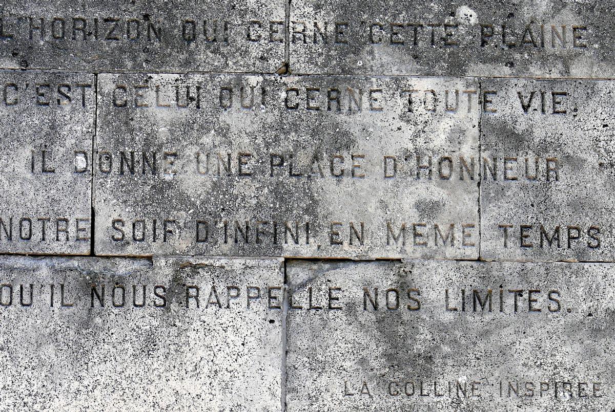 Signal de Vaudémont - Monument Barrès - Un extrait de «La colline inspirée» 