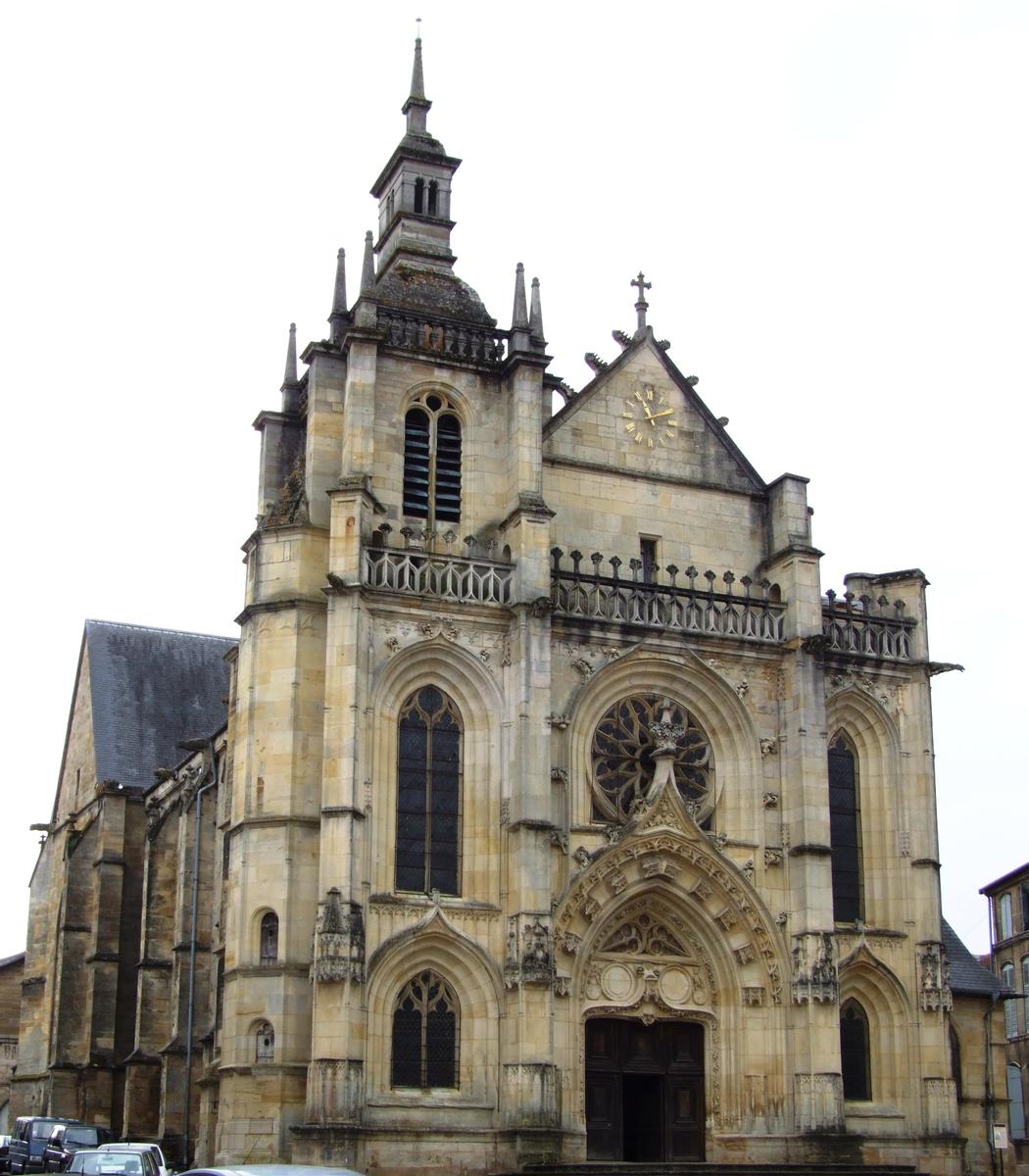 Bar-le-Duc - Eglise Saint-Etienne (ancienne Collégiale Saint-Pierre) - Façade sur la place Saint-Pierre 