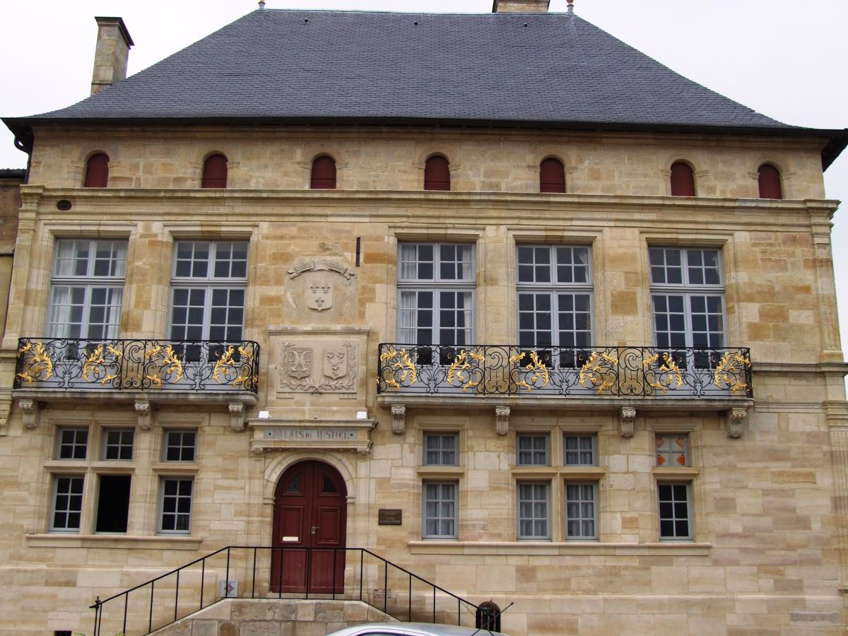 Bar-le-Duc - Palais de Justice (Hôtel de Flaorainville) - Façade sur la place Saint-Pierre 