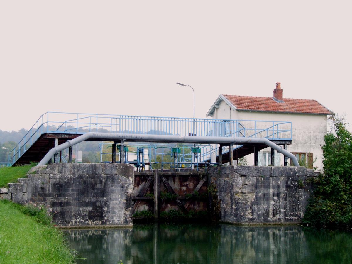 Marne-Rhine Canal - Lock no. 40 at Bar-le-Duc 