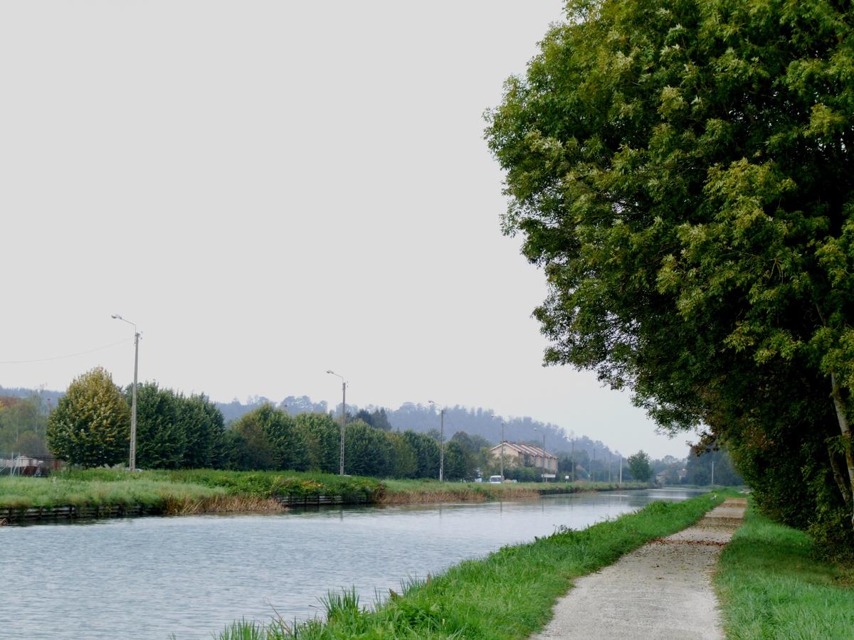 Canal de la Marne au Rhin - Le canal près de Bar-le-Duc 