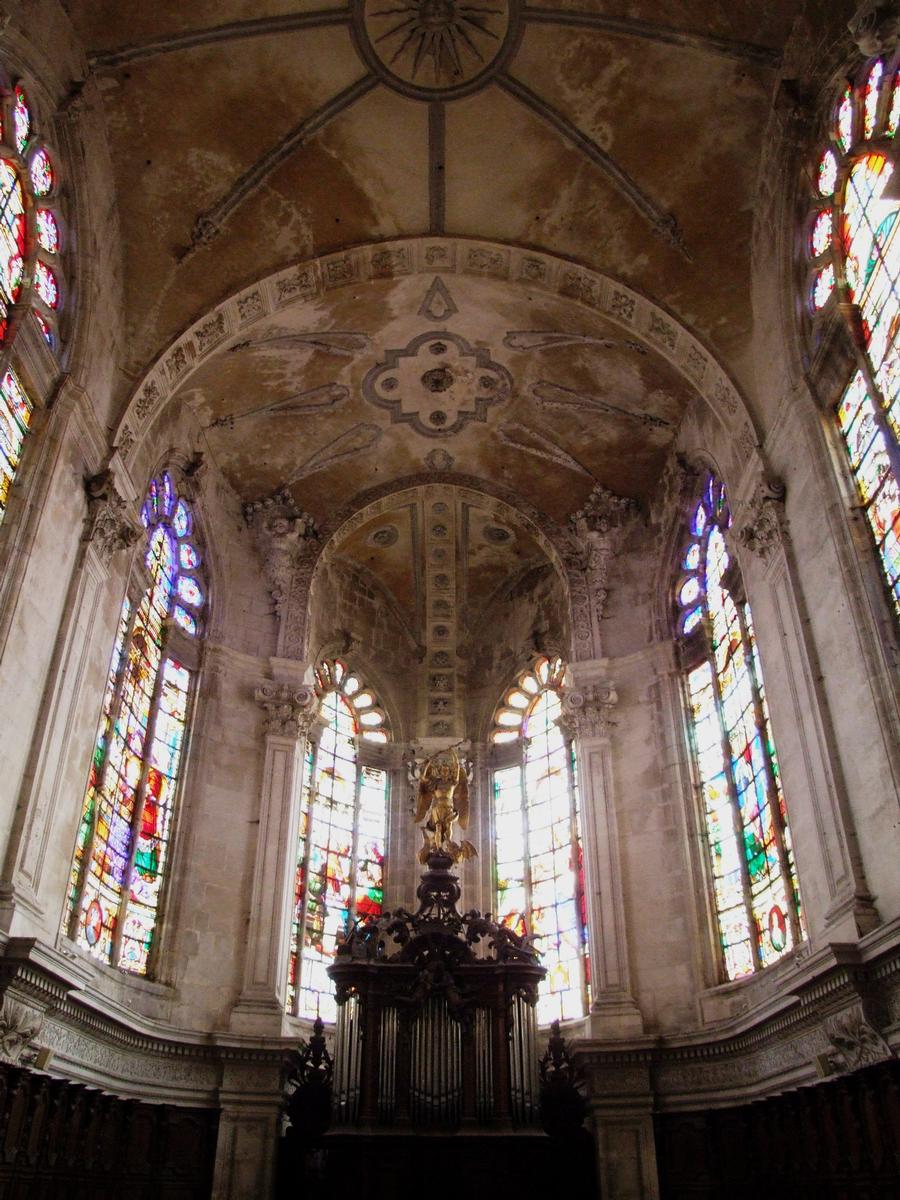 Saint-Mihiel - Abbatiale Saint-Michel - Choeur des moines, orgue de choeur et stalles 