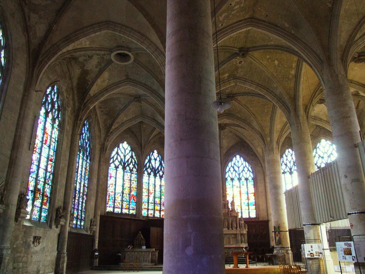 Saint-Mihiel - Eglise Saint-Etienne - Les trois nefs d'égale hauteur pendant les travaux de restauration du Sépulcre de Ligier Richier 