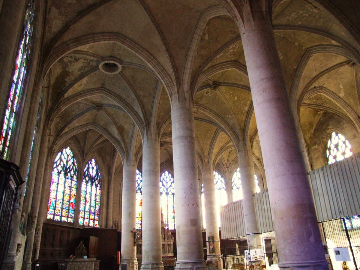 Saint-Mihiel - Eglise Saint-Etienne - Les trois nefs d'égale hauteur pendant les travaux de restauration du Sépulcre de Ligier Richier 