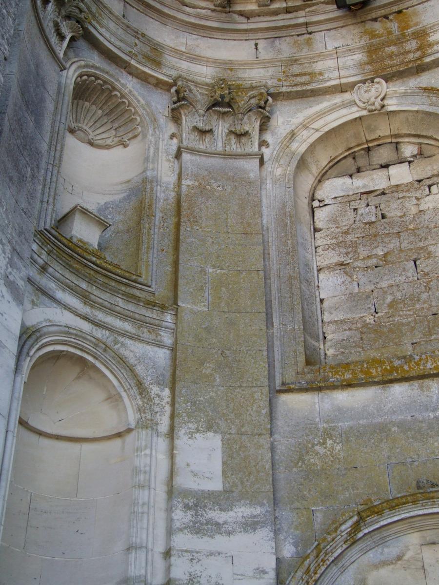 Abbaye de Jovilliers: Façade de l'abbatiale - détail 