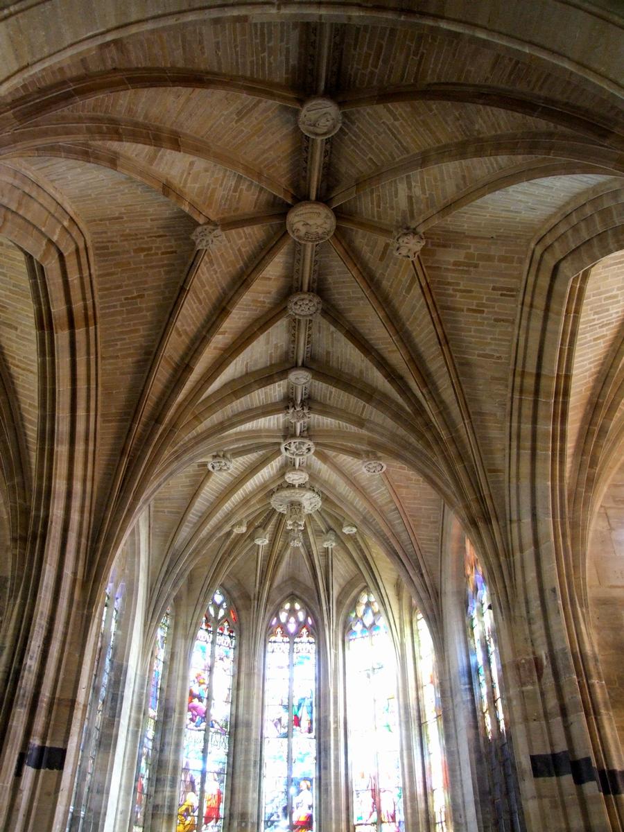 Mognéville - Eglise Saint-Rémy - Voûtes de la croisée du transept et du choeur 