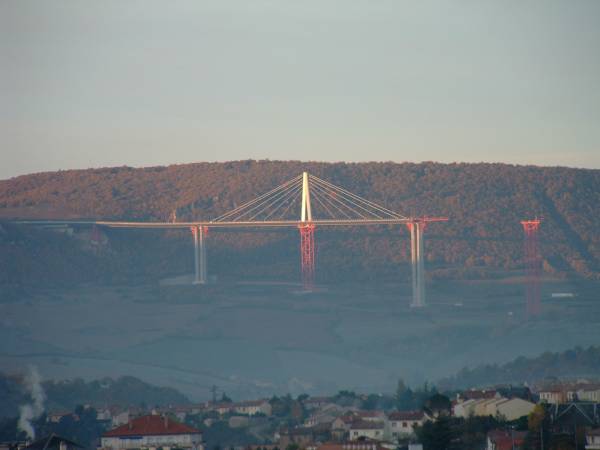 Viaduc de MillauLe tablier côté sud un matin de novembre 
