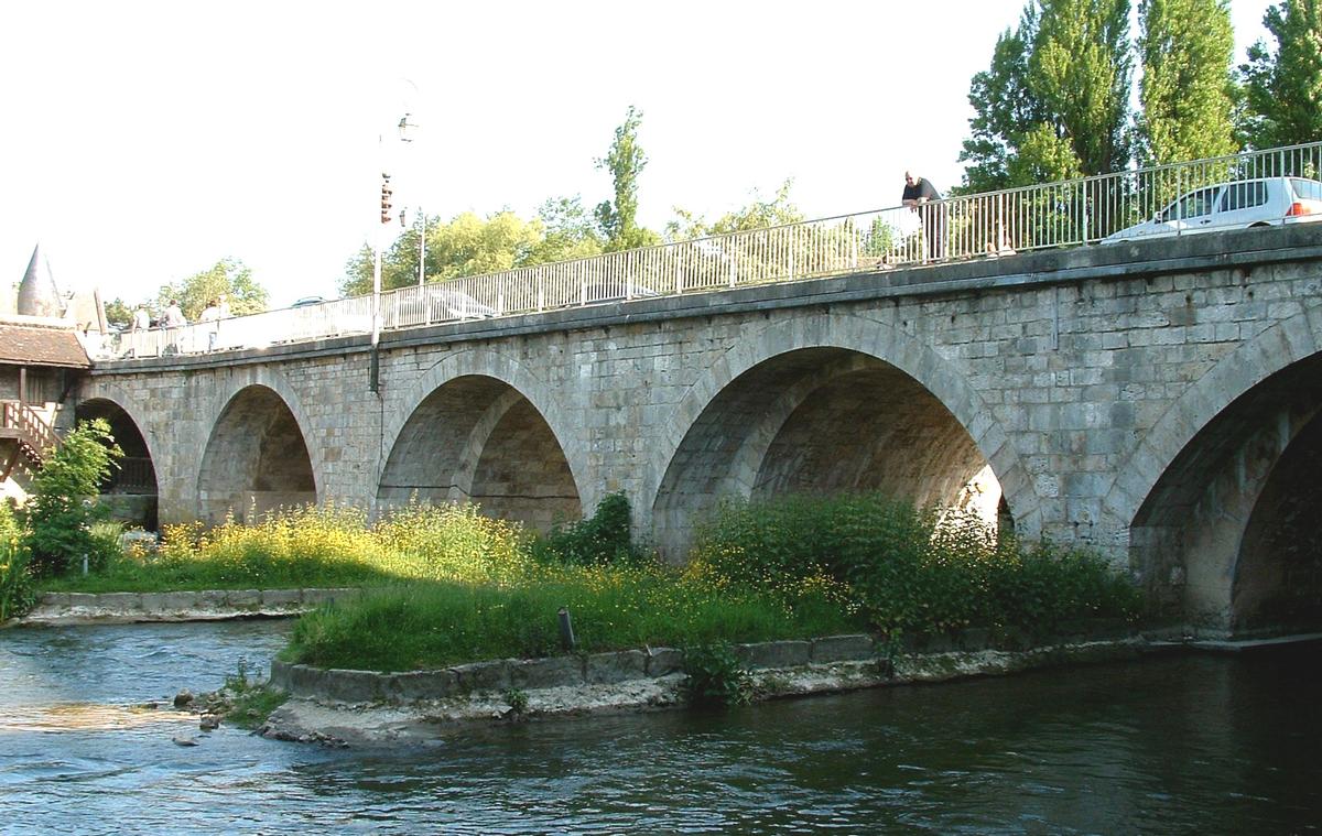Moret-sur-Loing Bridge 