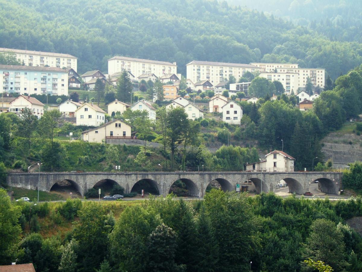 Morez - Viaduc de la Source, entre la gare et le viaduc de Morez 