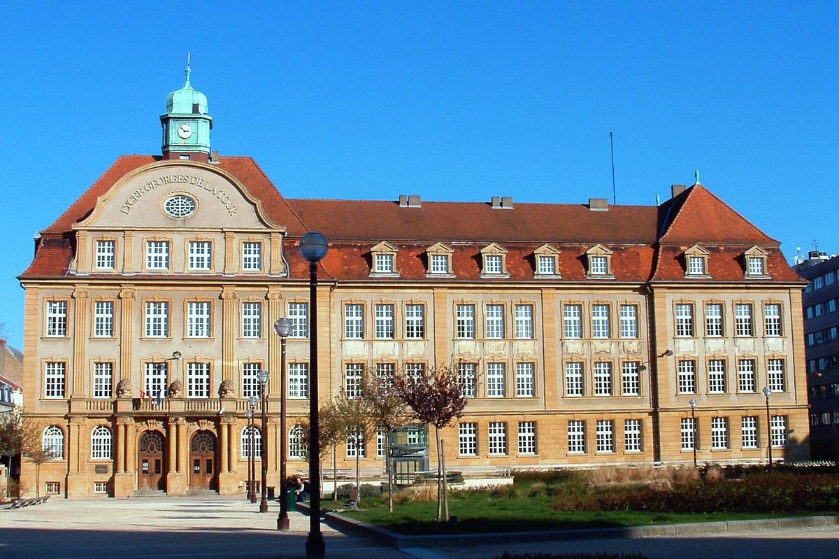 Metz - Lycée Georges de la Tour vu de la place Maud'Huy 