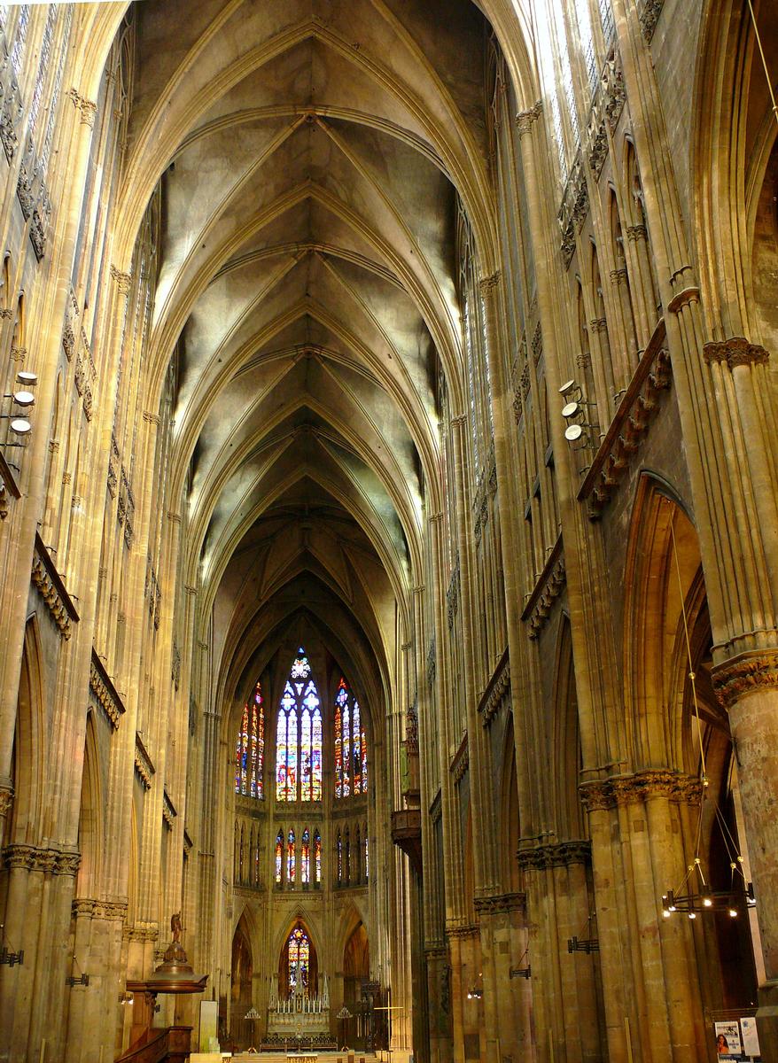 Metz - Cathédrale Saint-Etienne - Nef 