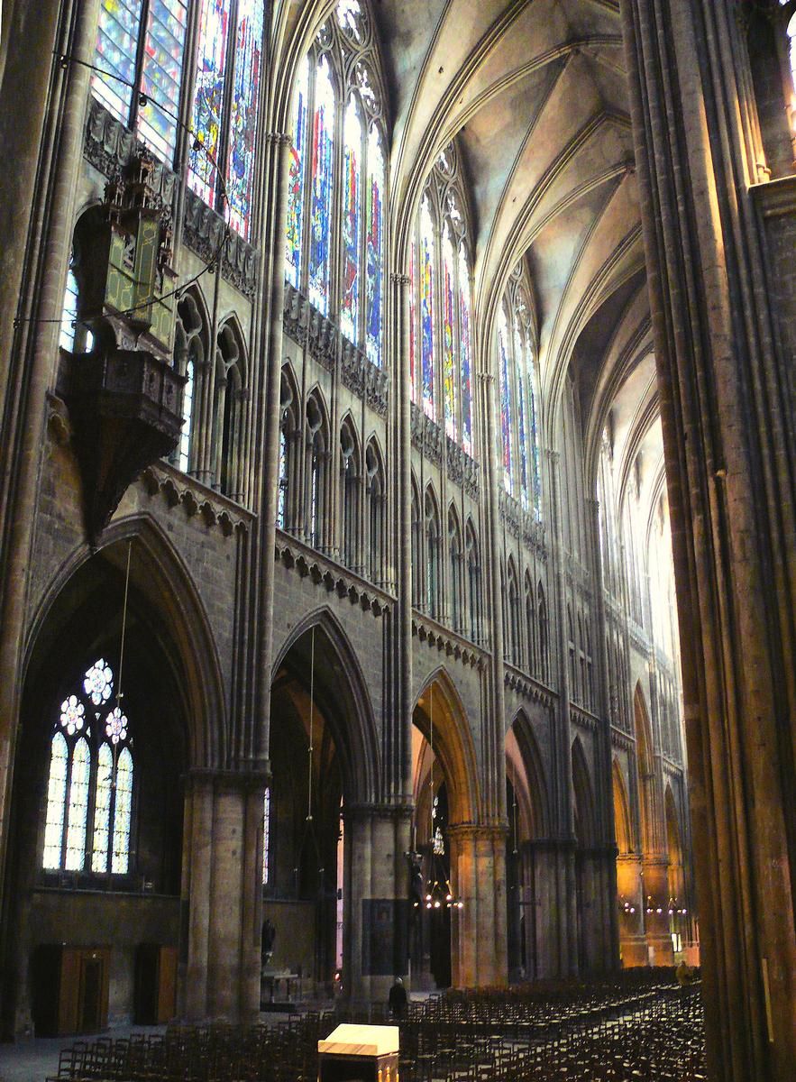 Metz - Cathédrale Saint-Etienne - Nef - Elévation de la nef côté sud 