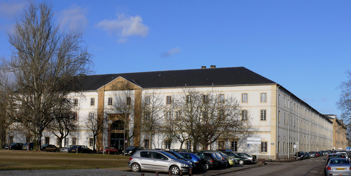 Metz - Ecole de rééducation professionnelle Jean Moulin (ancienne caserne de cavalerie) 