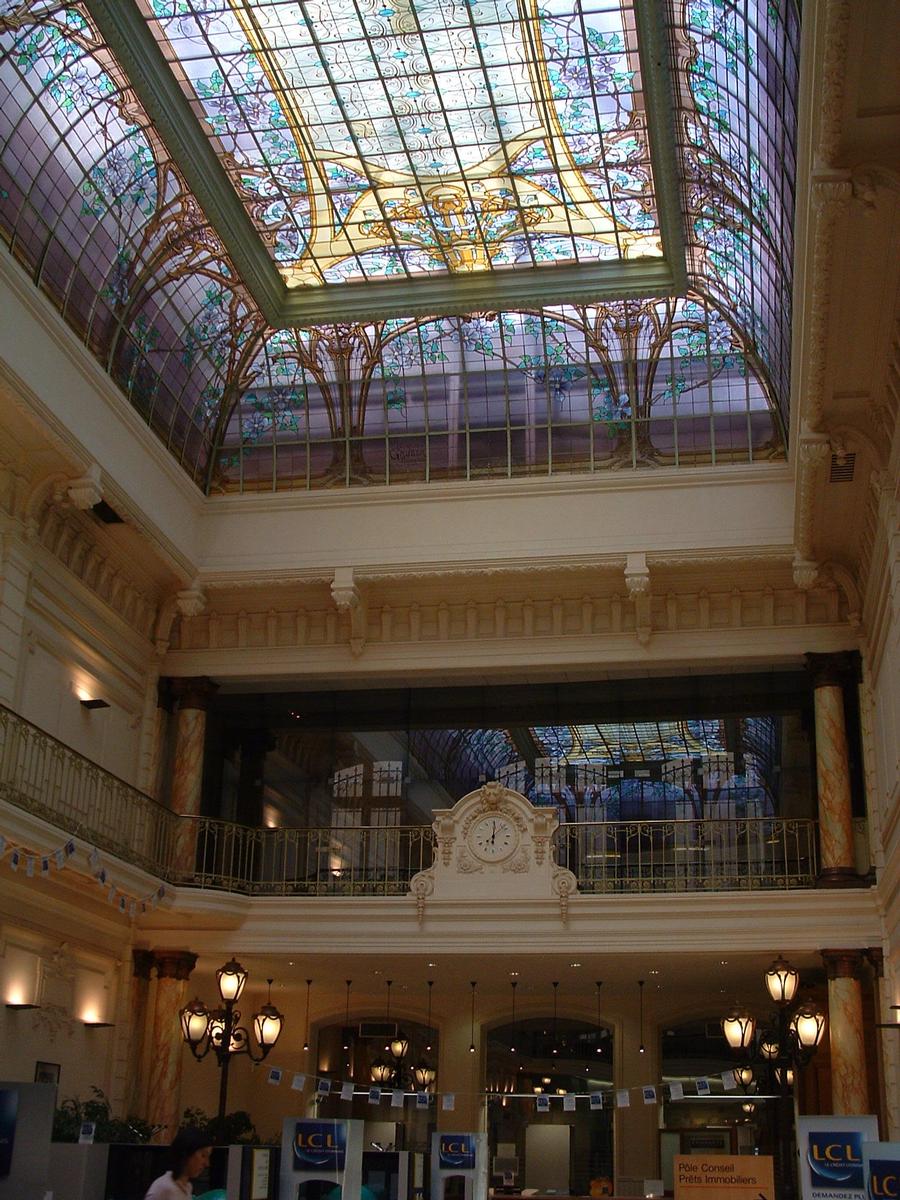 Nancy Art Nouveau - Agence du Crédit Lyonnais (1901) - 7bis-9 rue Saint-Georges - Hall éclairé par une verrière de 250 m² 