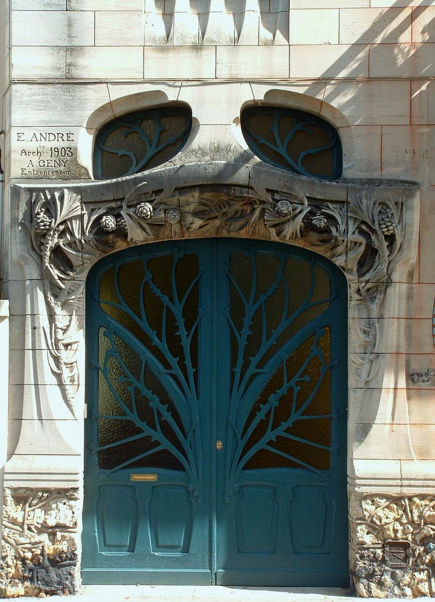 Nancy Art Nouveau - Maisons Houot (1903) - 92 92bis quai Claude Le Lorrain - Portail du 92bis 