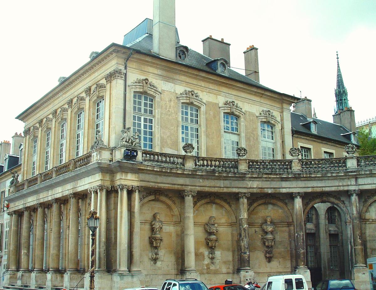 Nancy - Pavillon Guerrier de Dumast - Hémicycle du général de Gaulle 