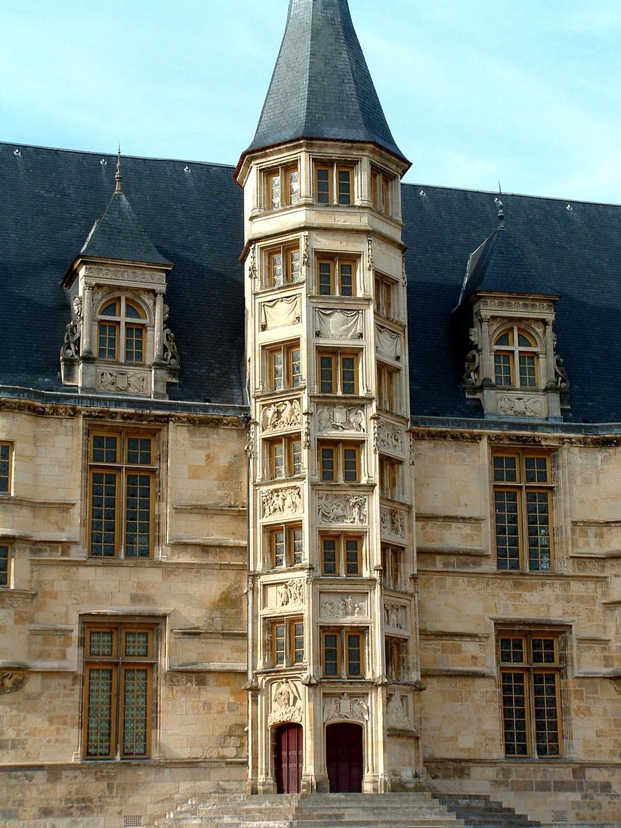 Nevers - Palais ducal - Façade côté Sud (côté Loire) 