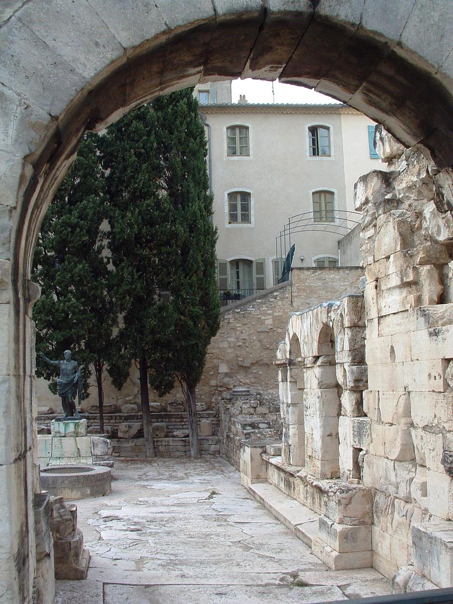 Nîmes - Porte d'Auguste - Entrée 