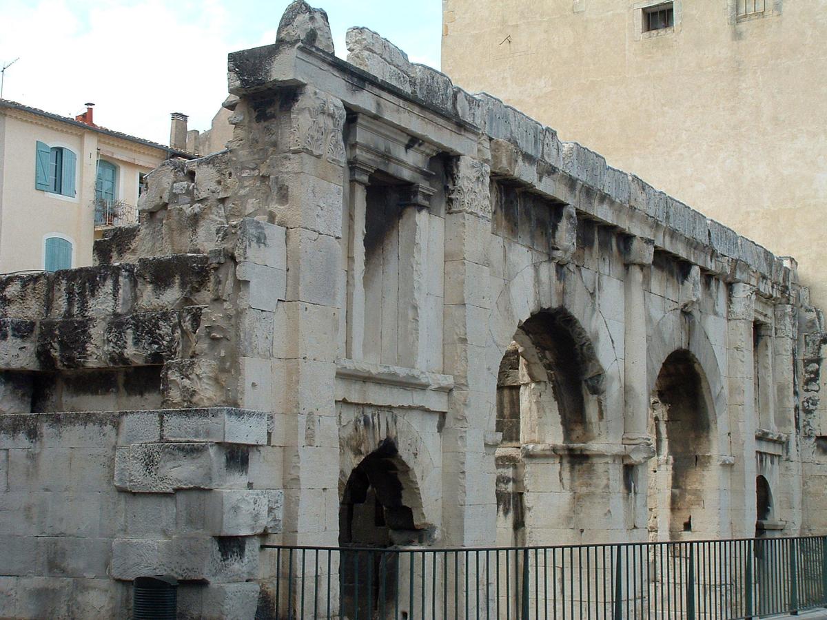 Nîmes - Porte d'Auguste 