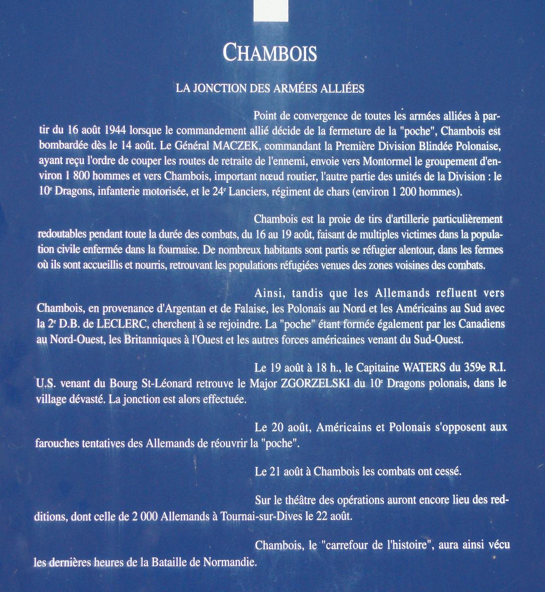 Donjon de Chambois - Plaque commémorative devant le donjon en souvenir des combats d'août 1944 
