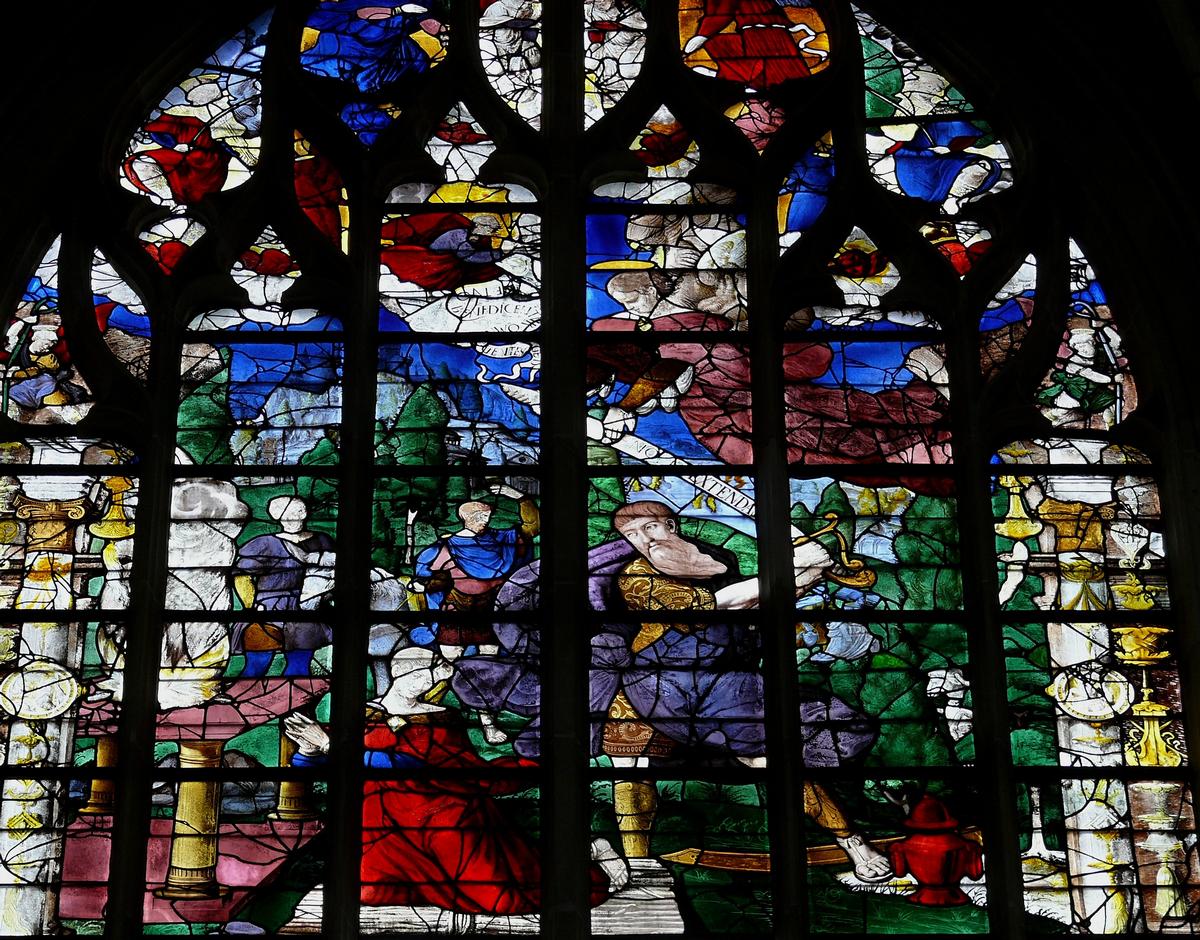 Alençon - Eglise Notre-Dame - Intérieur - Nef - Vitraux du côté gauche racontant l'Ancien Testament: le Sacrifice d'Abraham 