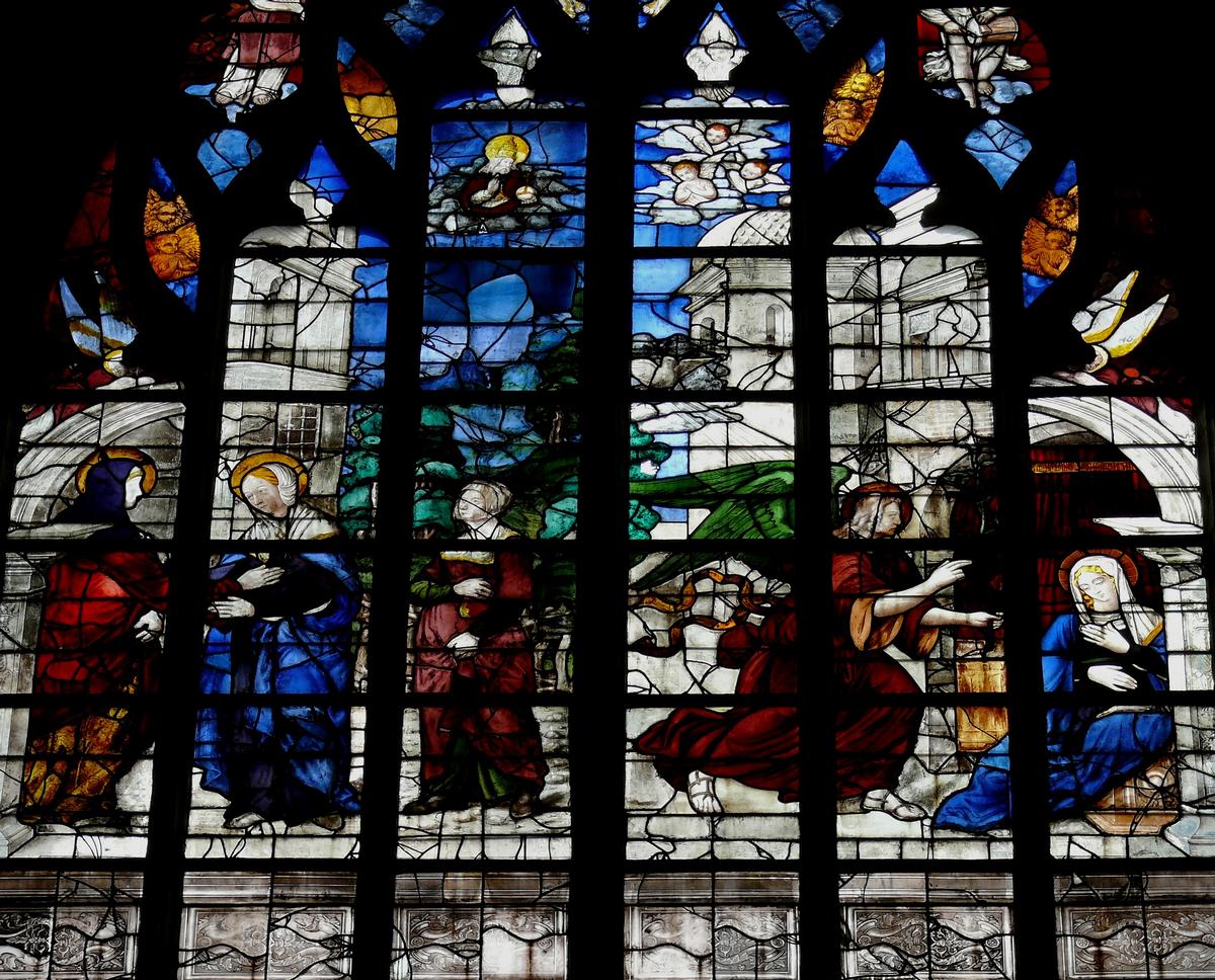 Alençon - Eglise Notre-Dame - Intérieur - Nef - Vitraux du côté droite racontant la vie de la Vierge: L'Annociation et la Visitation 