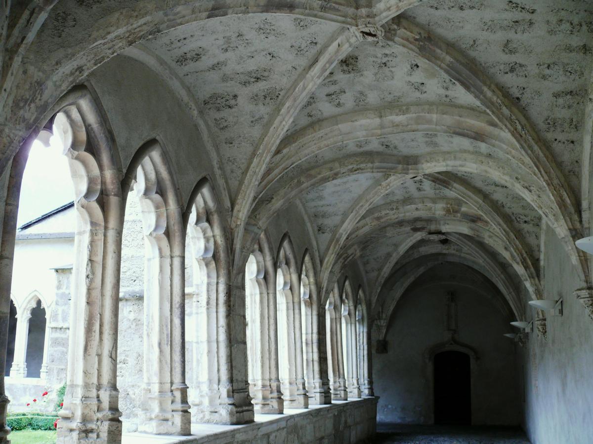Saint-Jean-de-Maurienne - Cloître de la cathédrale 