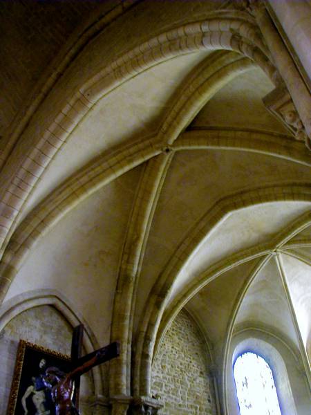 Une des plus anciennes voûte gothique de Paris 