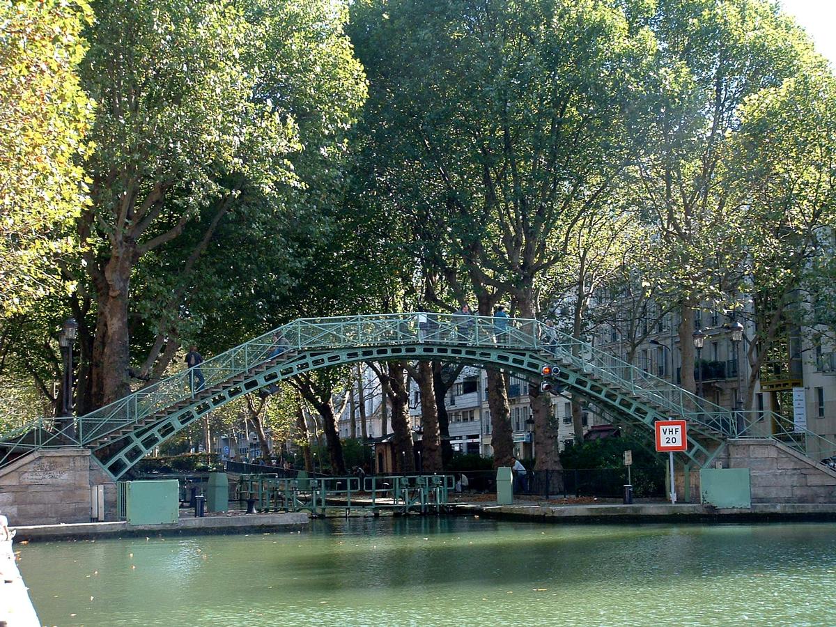 Paris - Canal Saint-Martin - Passerelle de la Douane 