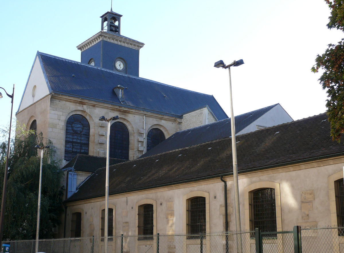Paris 11ème arrondissement - Eglise Sainte-Marguerite - Détail du fronton 