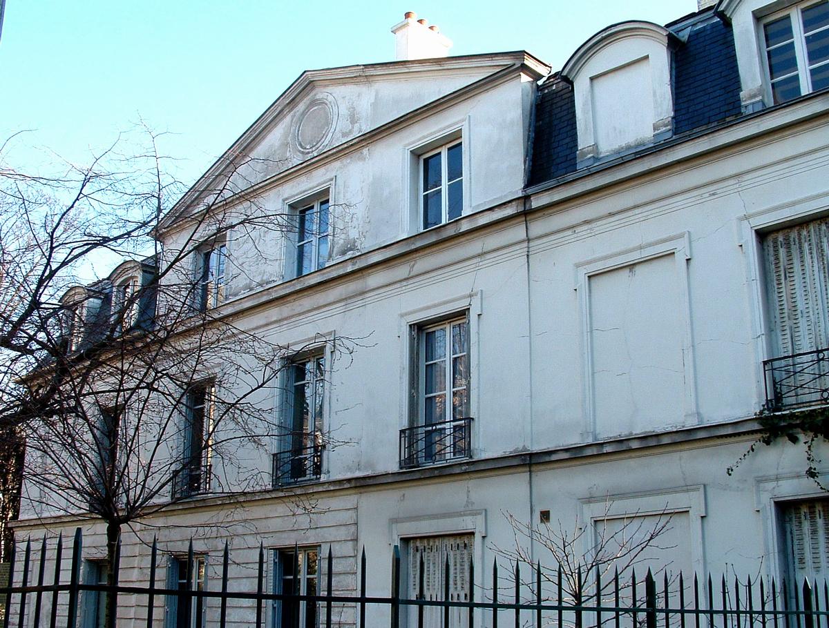 Paris, place Dalida, 18ème arrondissement - Château des Brouillards 