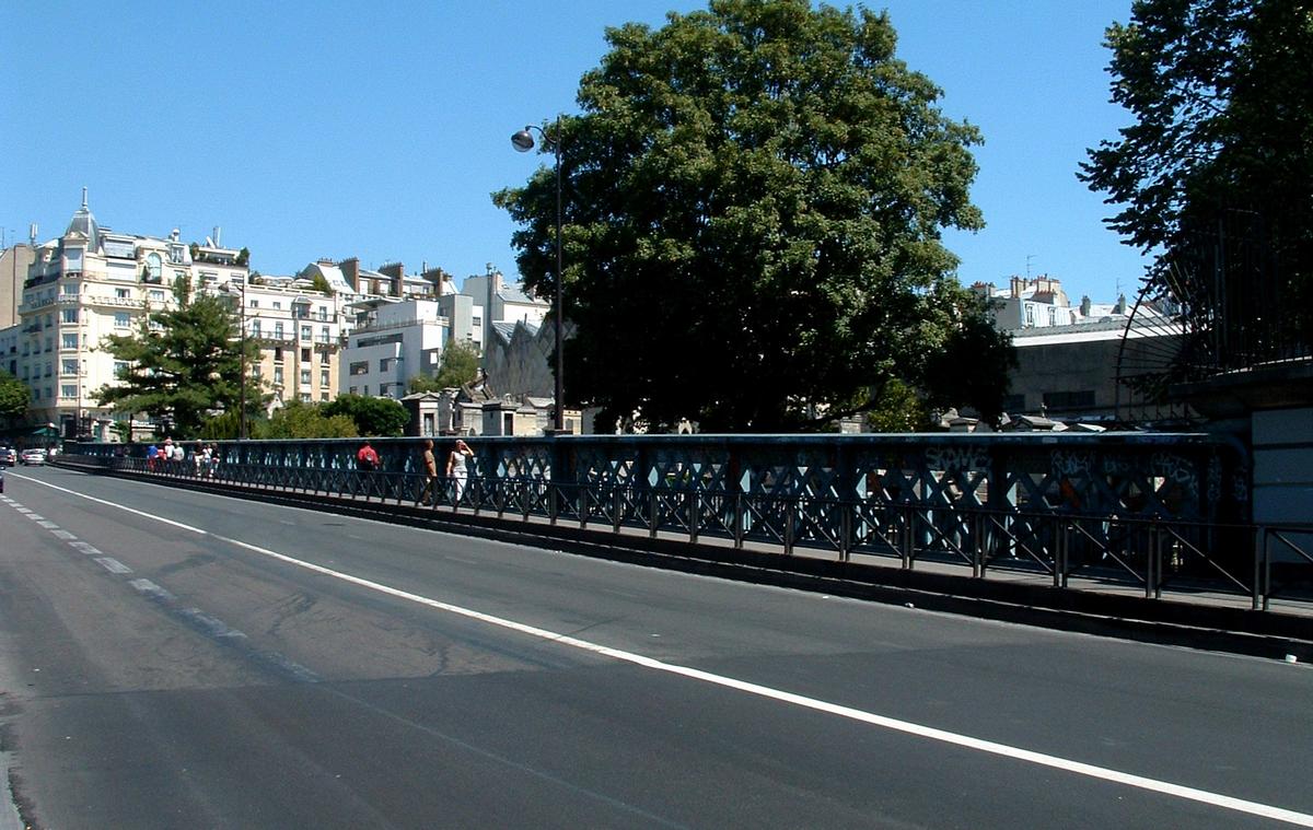 Pont Caulaincourt - Le pont vu de la chaussée 