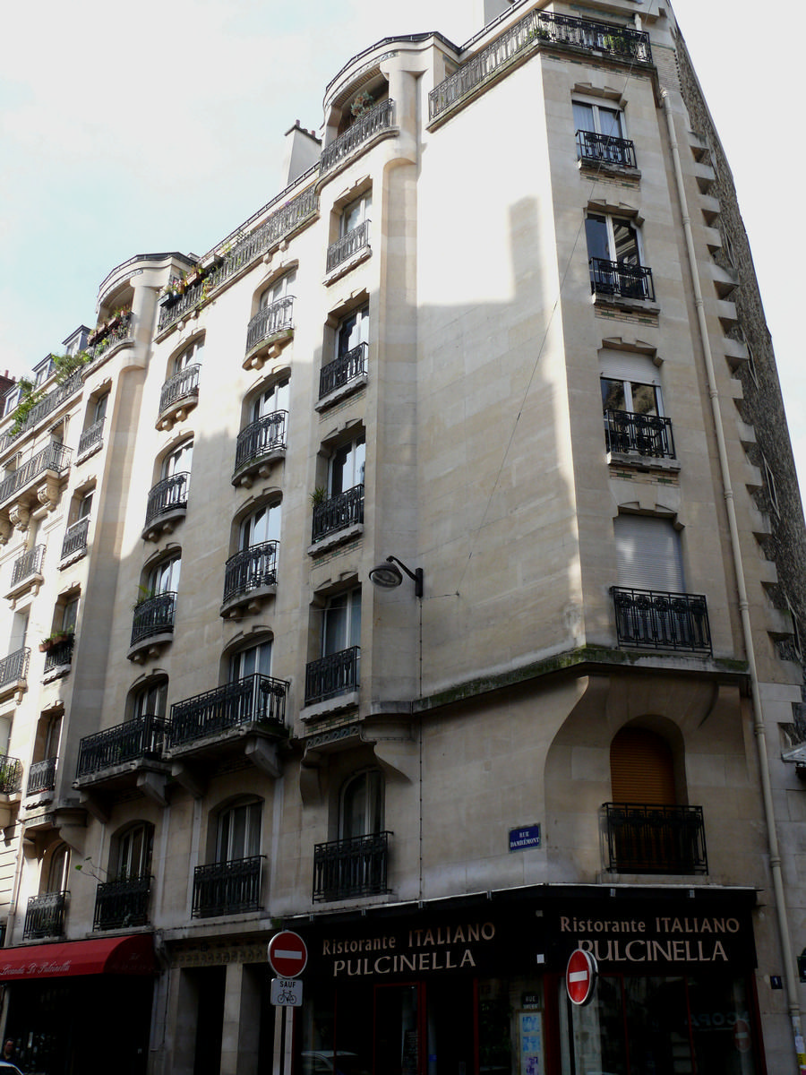 Paris 18ème arrondissement - Immeuble 17 rue Damremont 