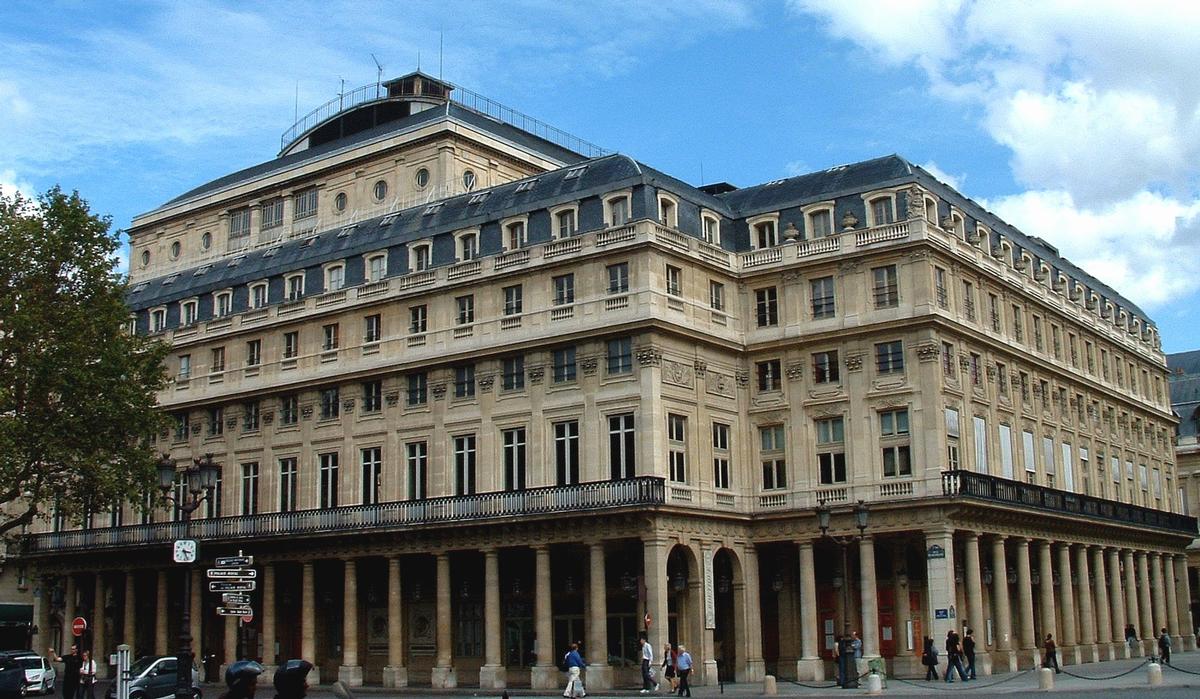 Paris - Théâtre-Français (architecte: Victor Louis en 1786-1790) - Place André-Malraux - Ensemble 