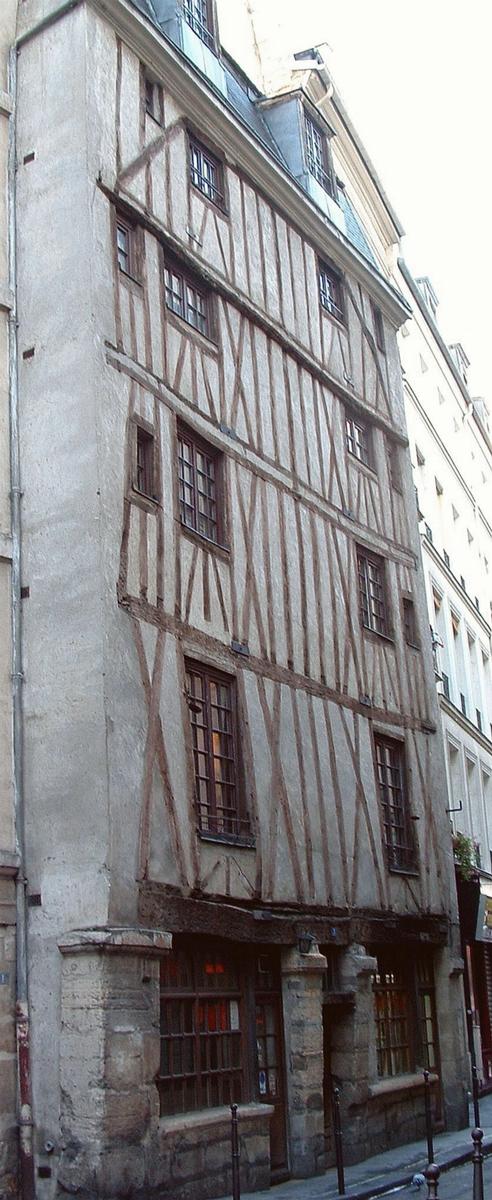 Paris - 3, rue Volta - Immeuble du 17ème siècle 